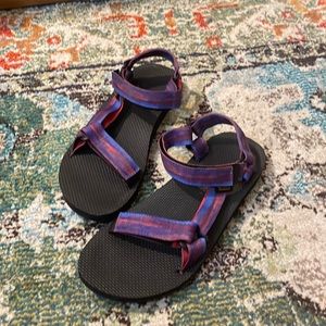 Men’s 11 blue and purple Tevas // like new only worn once
